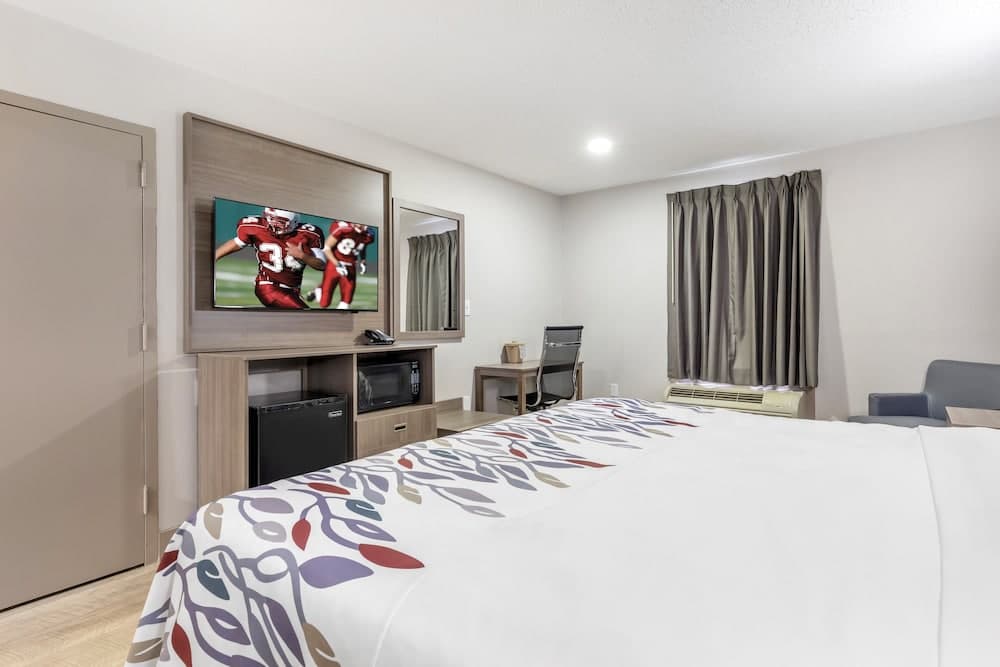 Red Roof Inn & Suites Newport News