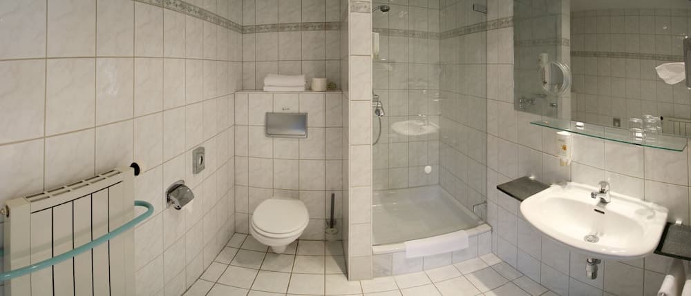 Hotel & Restaurant 5 Linden