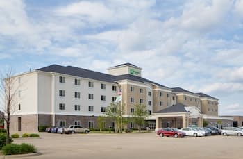 Holiday Inn Bloomington-Airport by IHG