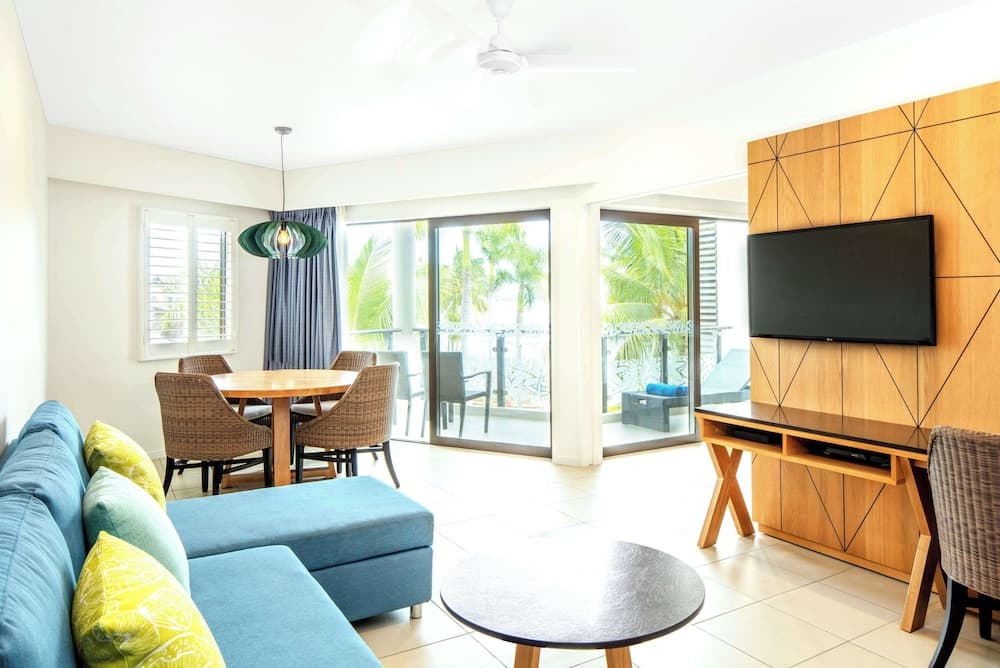 Radisson Blu Resort Fiji Denarau Island