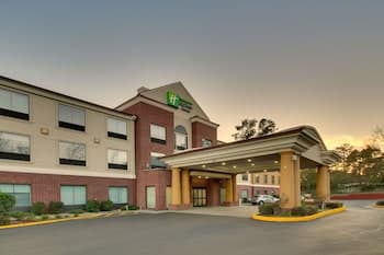 Holiday Inn Express & Suites Laurel