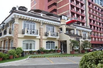 Crown Regency Suites Residences - Mactan