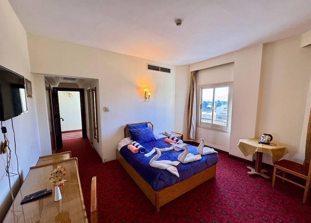 Queens Valley Hotel, Restaurants, Bars and Spa Luxor