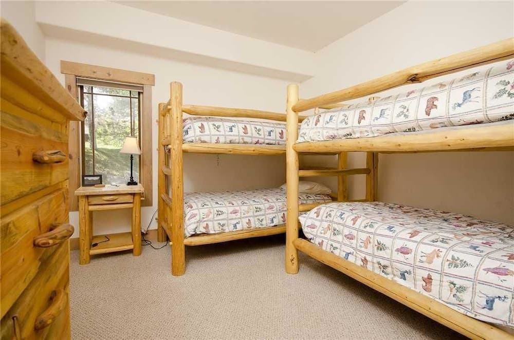 Saddle Creek Townhomes by Pioneer Ridge Management