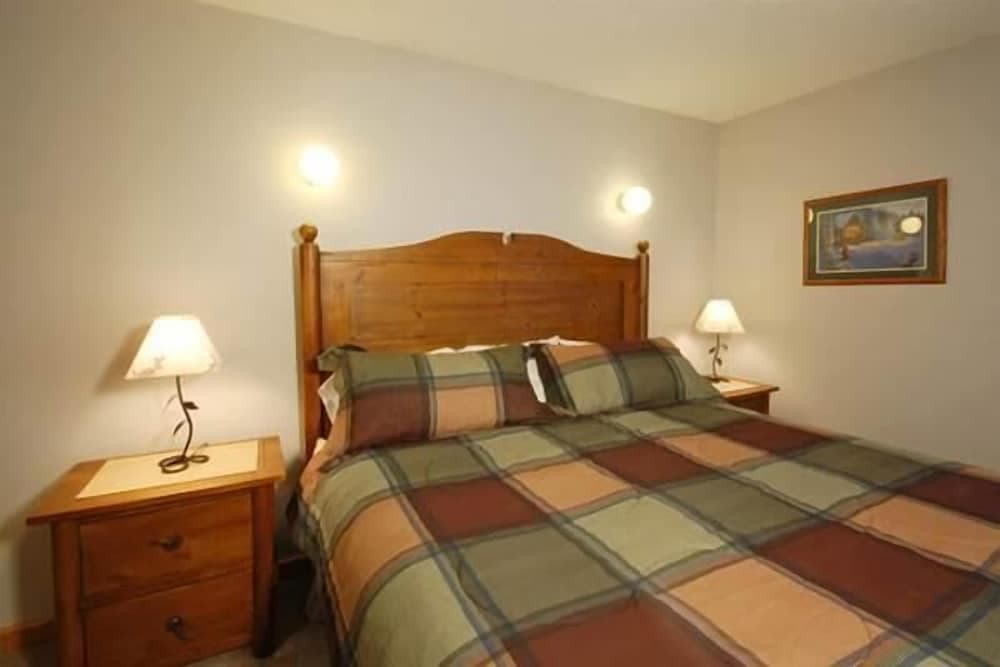 Ridgecrest Condominiums by Pioneer Ridge Management