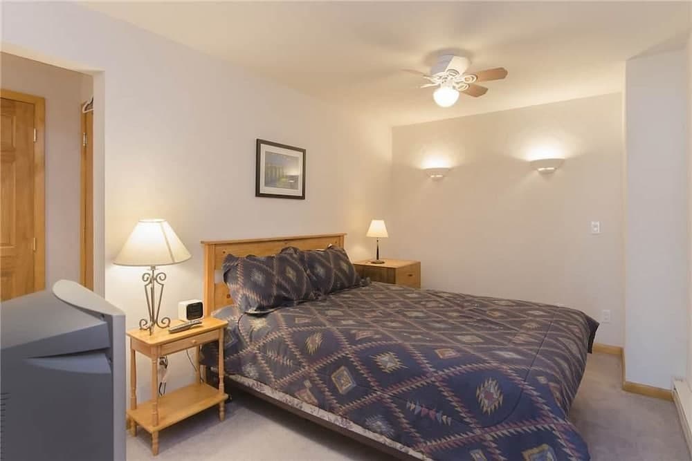 Scandinavian Lodge And Condominiums by Pioneer Ridge Mgmt