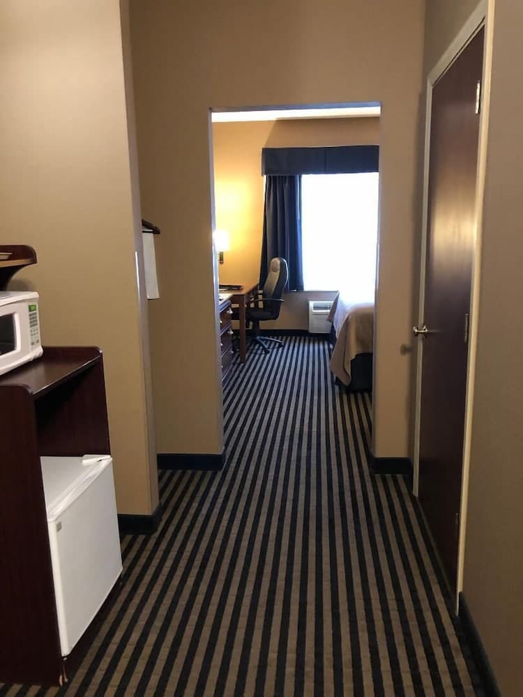 Mountain Inn & Suites