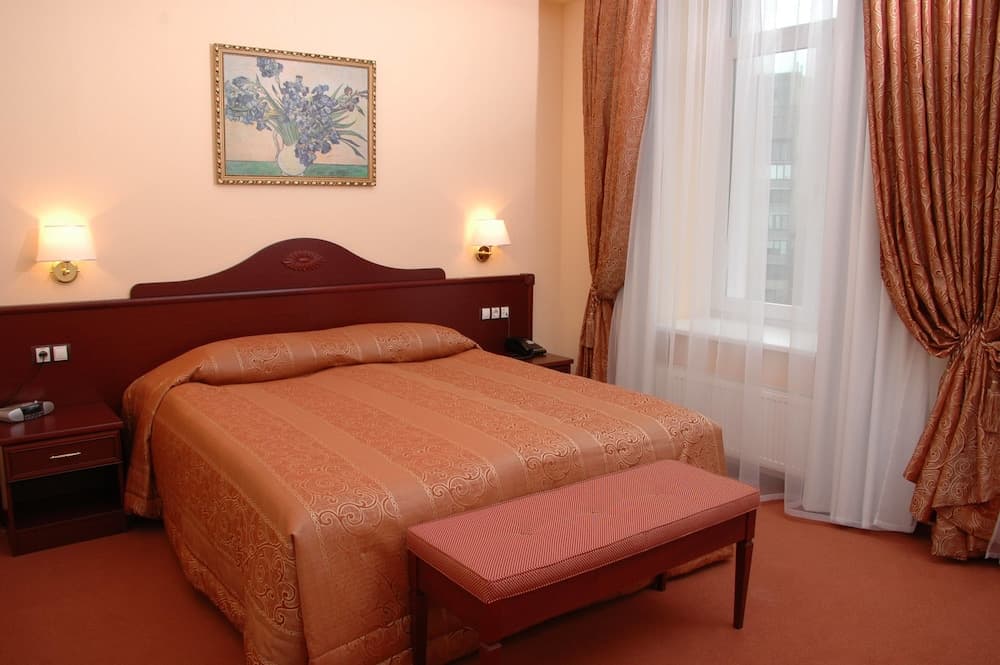 Aurora Premier Hotel