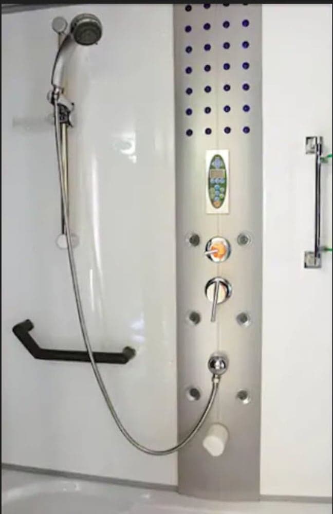 Peninsula Grand Hotel