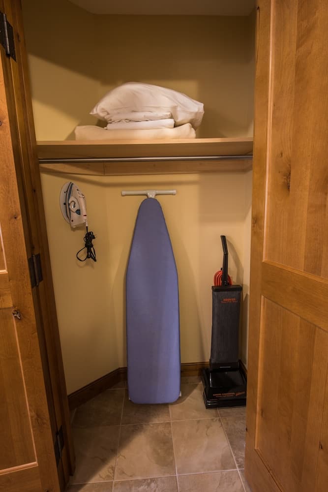 The Lodge at Mountaineer Square Crested Butte, A Vail Resorts Property