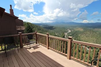 Crown Point Resort by VRI Americas