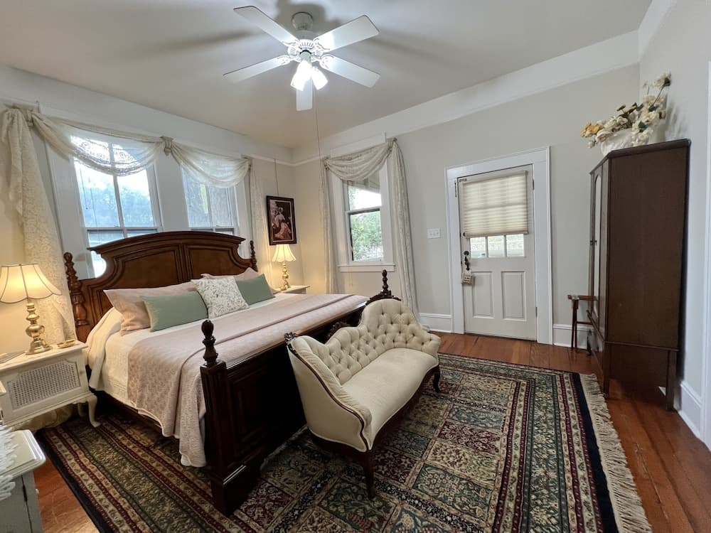Brackenridge House Bed & Breakfast
