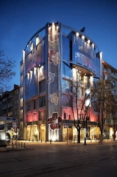 Les Fleurs Boutique Hotel