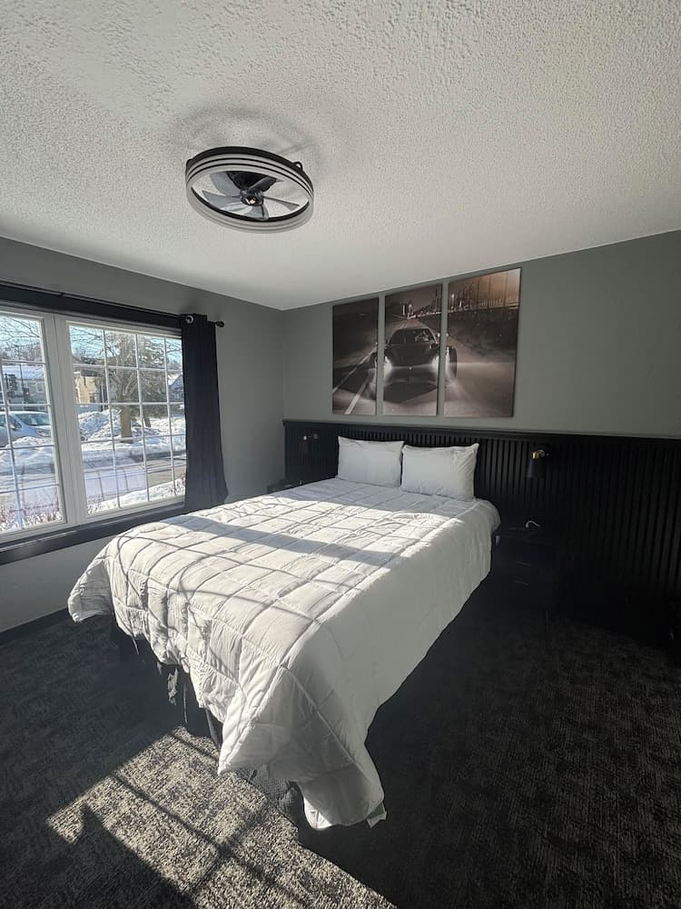 Plymouth Suites Hotel