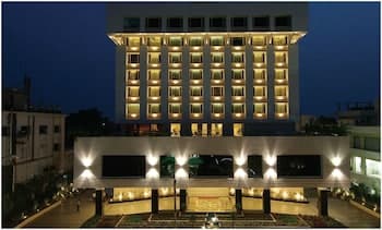 Vivanta Vijayawada, MG Road