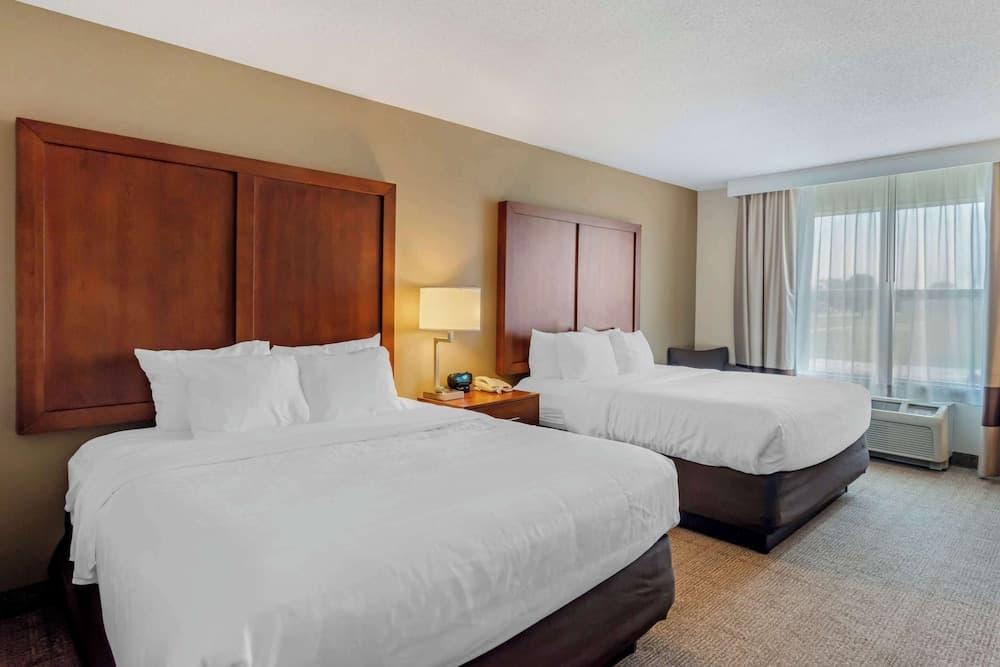 Comfort Inn & Suites Dover near Speedway