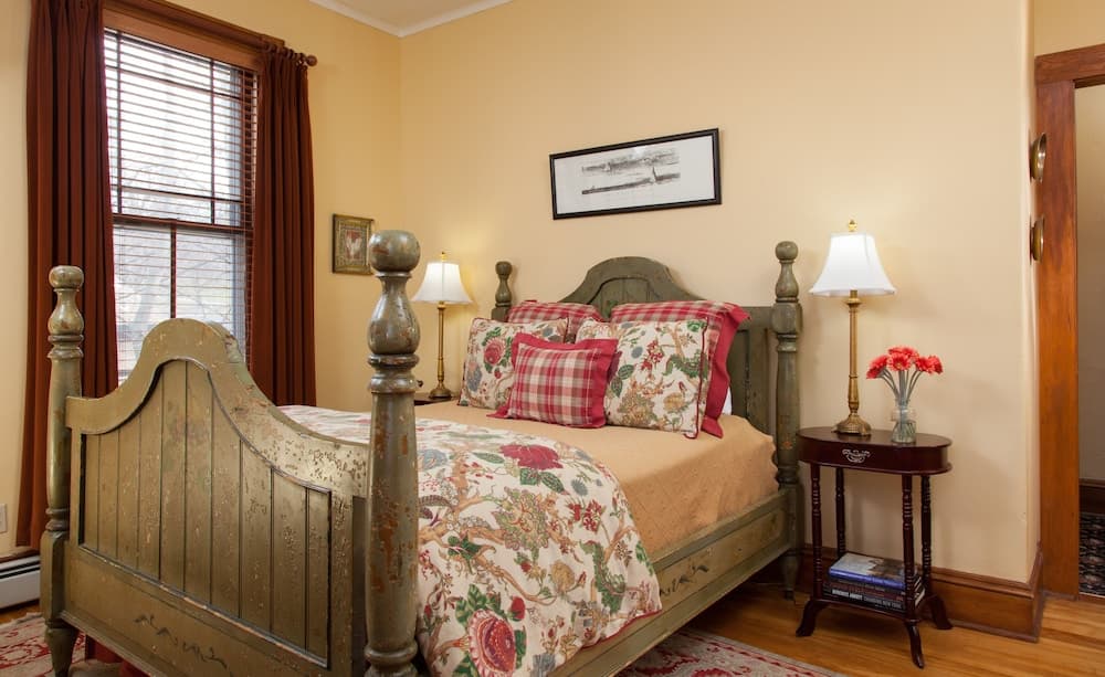 Lang House On Main Street