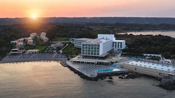 Eden Roc Resort Hotel