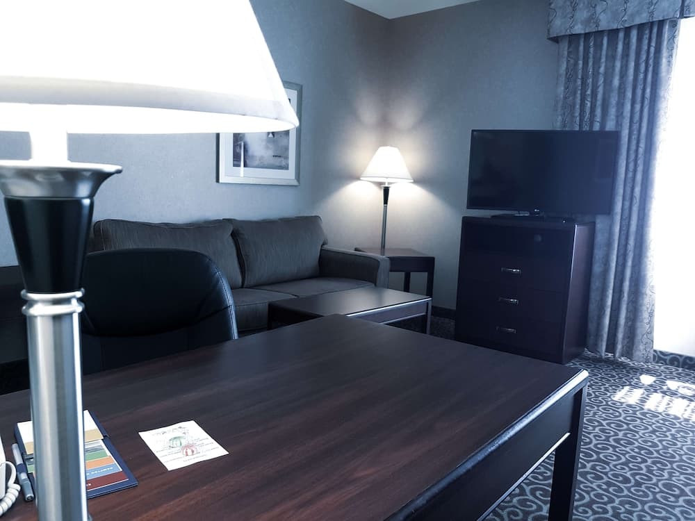 Hampton Inn & Suites by Hilton Edmonton Intl Airport