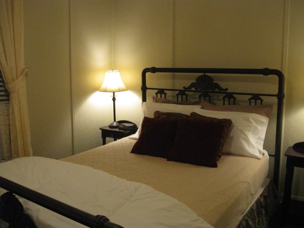 The Forest Queen Hotel