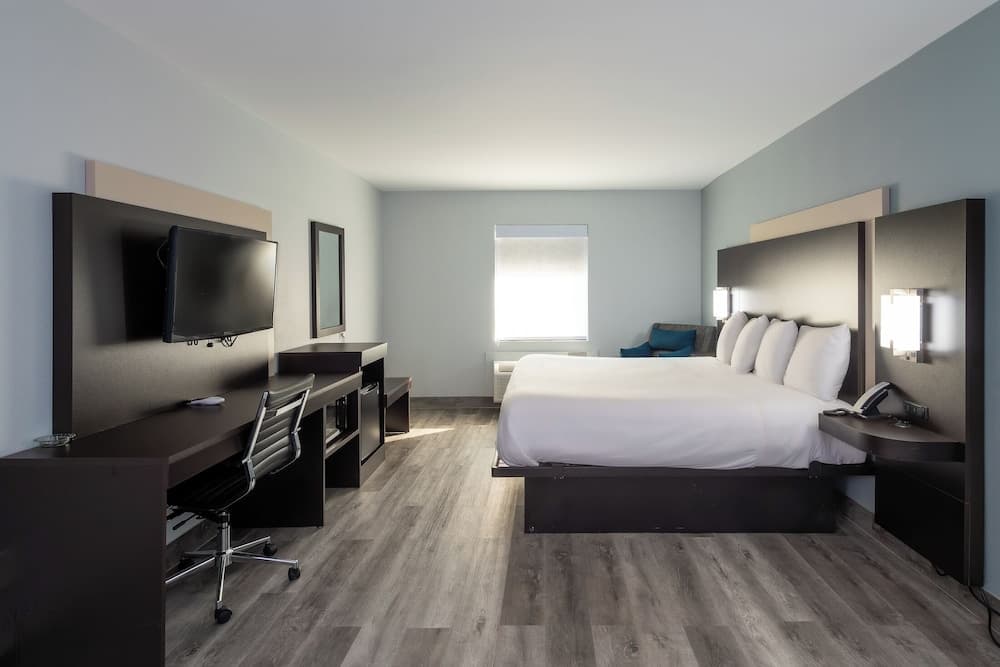 Country Hearth Inn & Suites