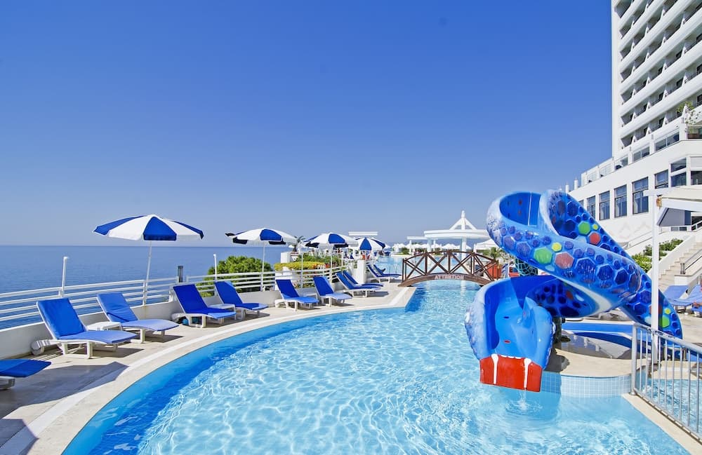 Korumar Deluxe Hotel