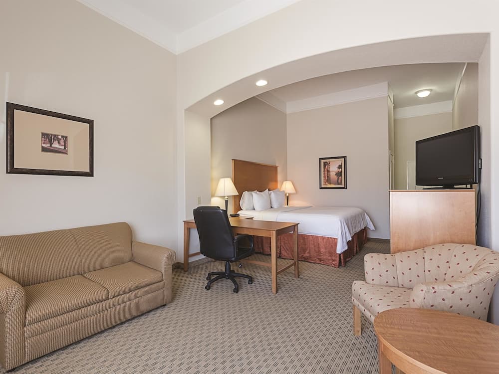 Baymont by Wyndham Brenham