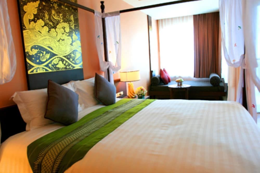 Grand Pacific Sovereign Resort & Spa