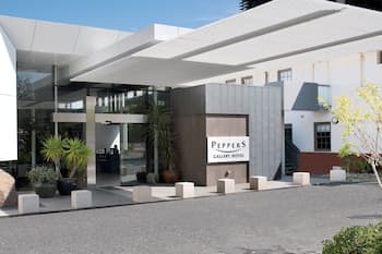 Peppers Gallery Hotel