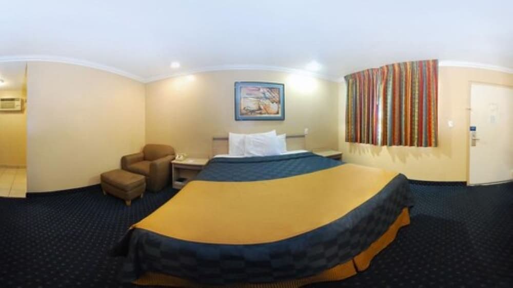 Studio 6 Suites – San Bernardino, CA