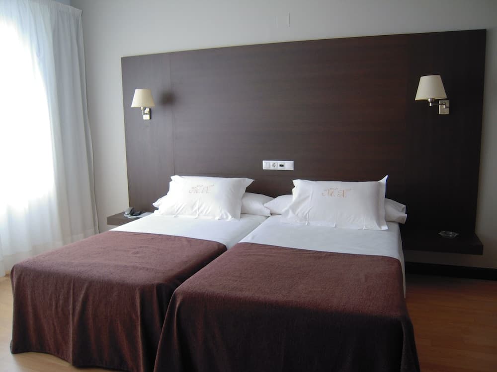 Méndez Núñez Hotel