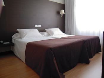 Méndez Núñez Hotel