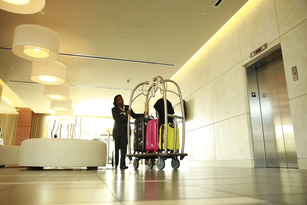 I Hotel And Illinois Conference Center