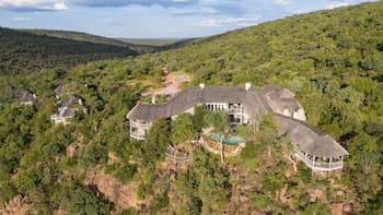 Clifftop Exclusive Safari Hideaway