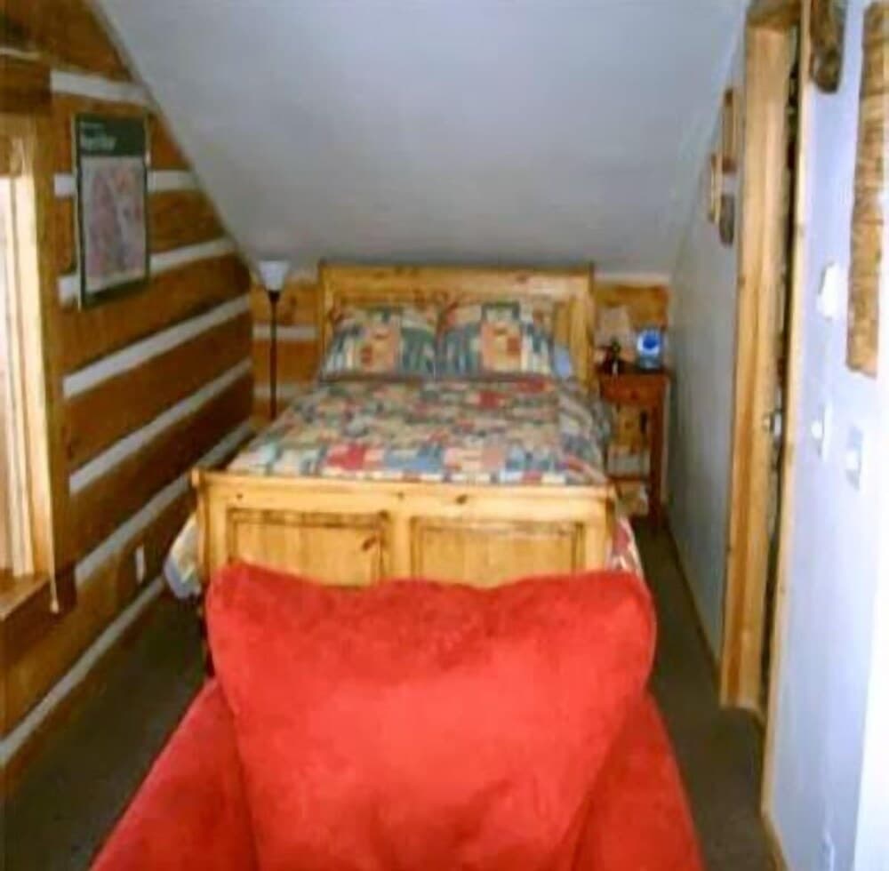 Riverside Meadows Cabins