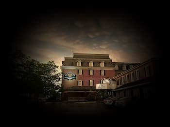 Waynebrook Inn, Est 1865