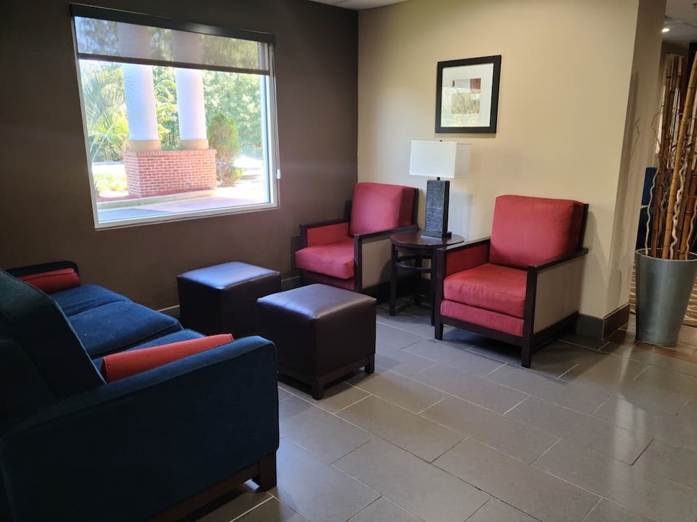 Comfort Suites Forsyth near I-75