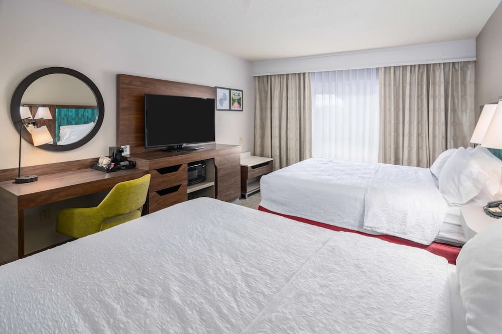 Hampton Inn & Suites Hartford-Manchester