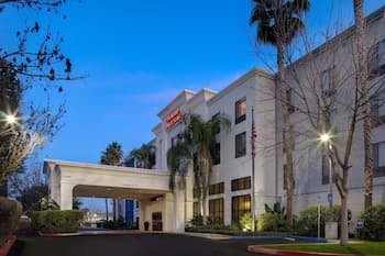 Hampton Inn & Suites Tulare