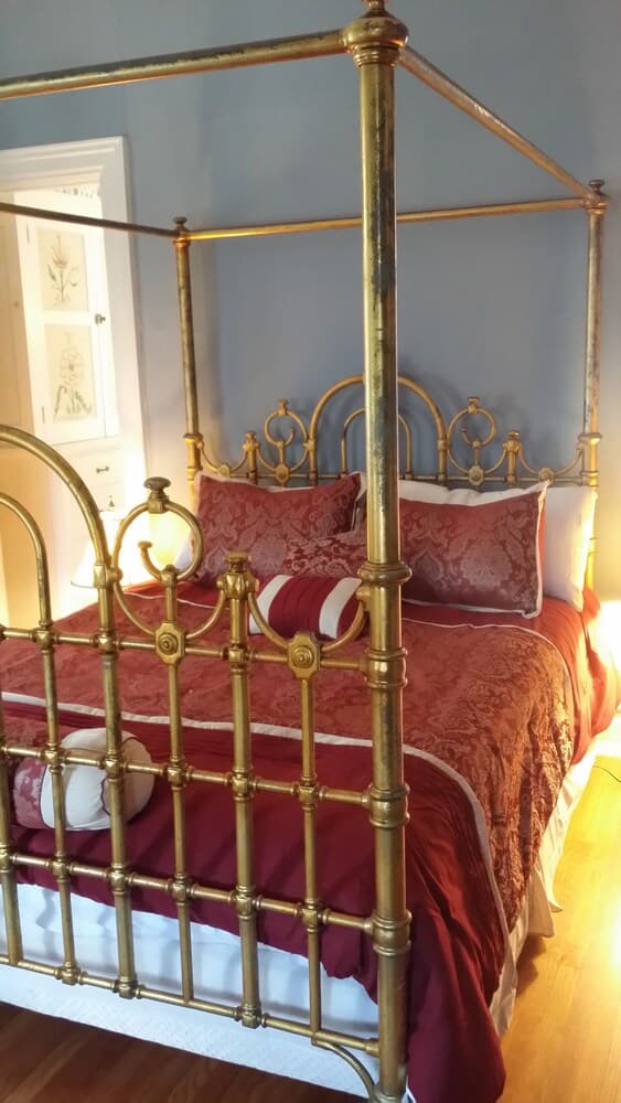 The Henderson Castle