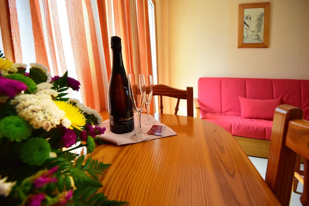 Skyview Hotel by LIVVO