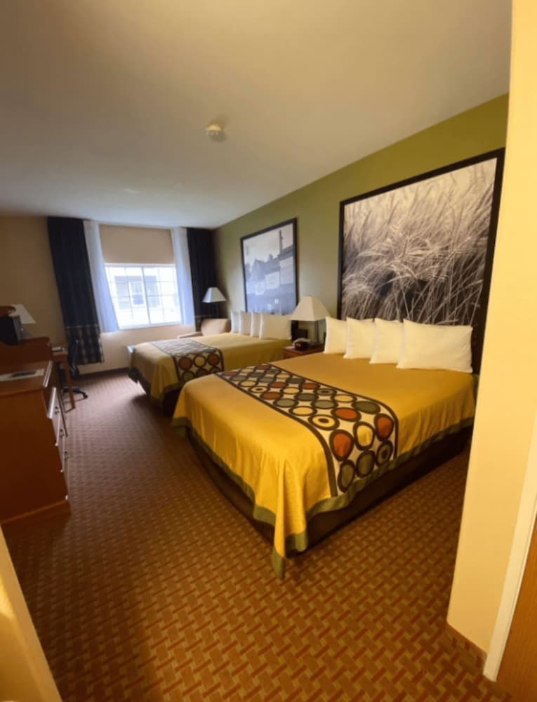 Super 8 by Wyndham Great Bend