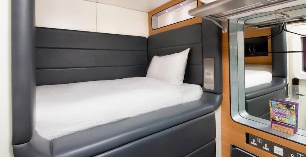 YOTELAIR Amsterdam Schiphol - Transit Hotel