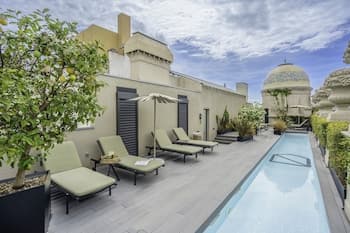 Casagrand Luxury Suites