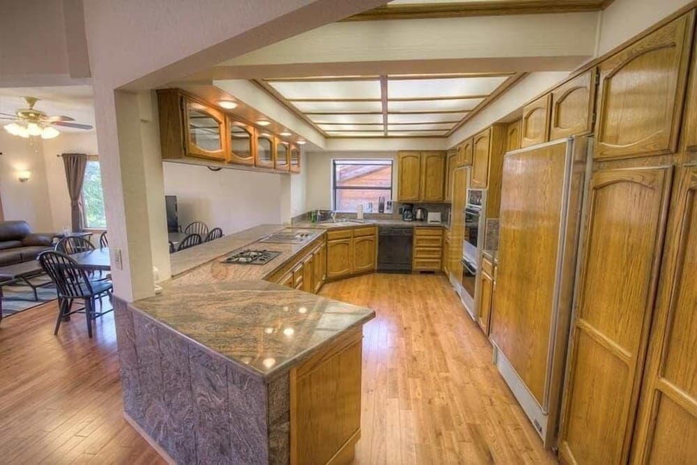 569 Lucerne 4 Bedroom Home by RedAwning