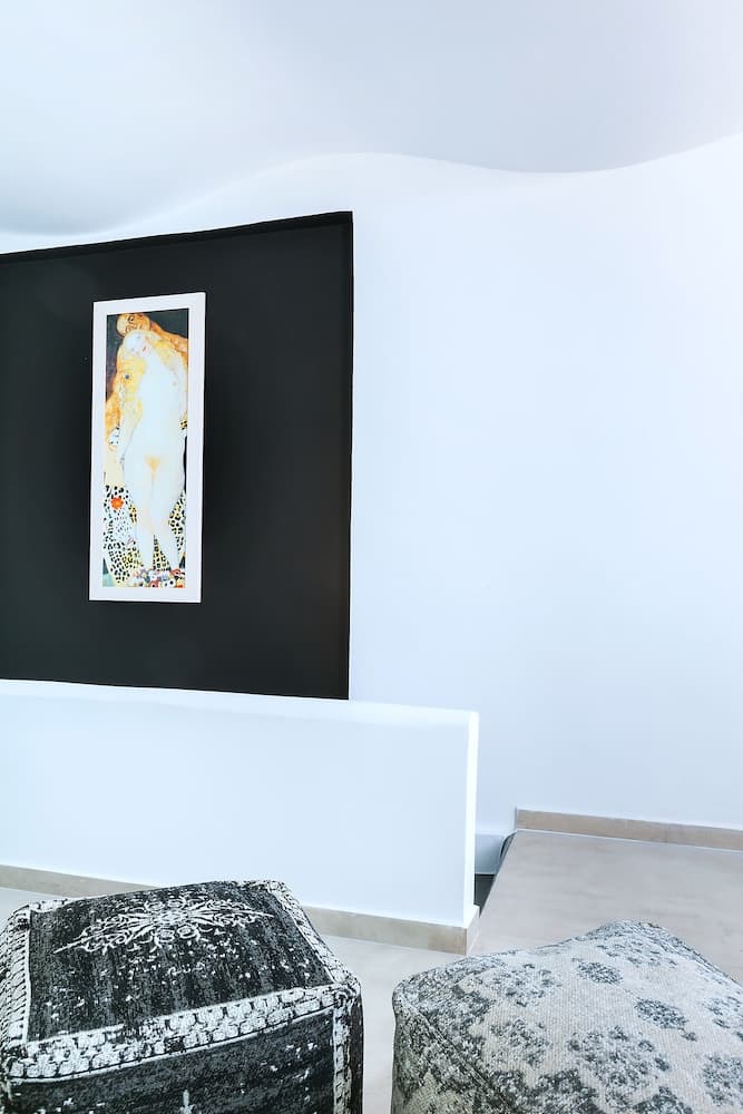 Santorini Secret Premium