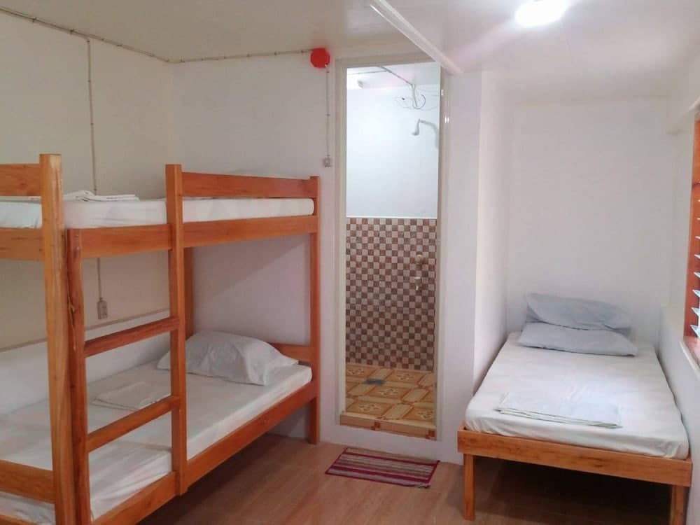 Emok's Guest House - Hostel