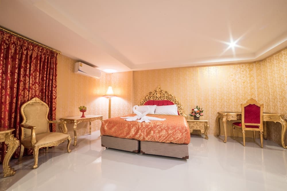 Nakaraj Princess Chiang Rai - Walking Street