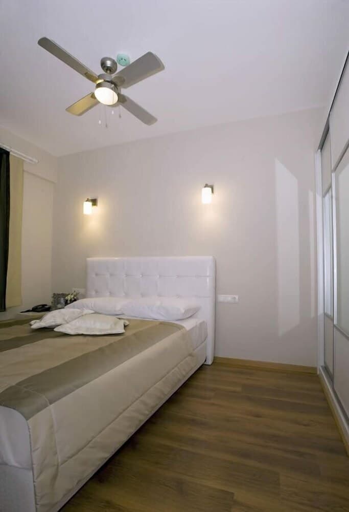 Kondo Suites & Residence