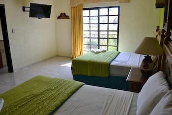 La Posadita by Flamboyanes